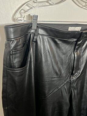 NWOT Abercrombie & Fitch Vegan Leather 90s Relaxed straight Pant Plus Size 24W